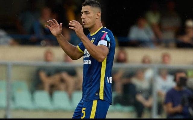 ナポリ、マッツォッキのプランBとしてヴェローナDFファラオーニに関心か