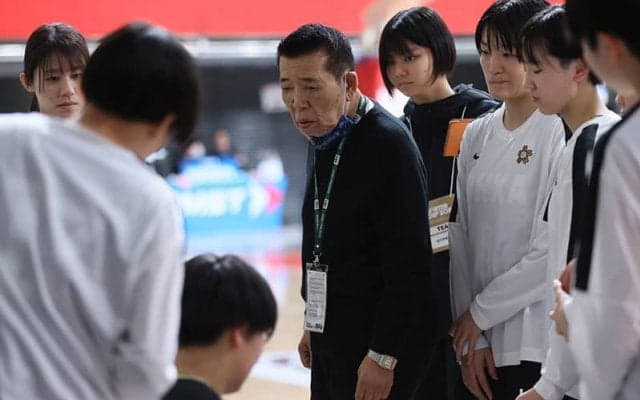 安定した戦いで準々決勝へとコマを進めるも…桜花学園・井上眞一コーチは「ディフェンスが良くない」