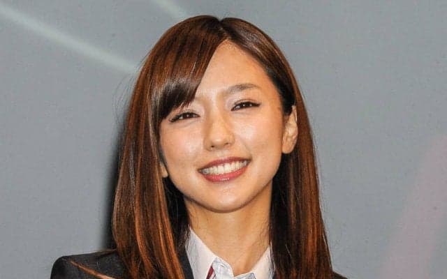 「美男美女夫婦です」女優・真野恵里菜が柴崎岳との「クリスマス夫婦ショット」公開でプライベート姿にファン歓喜！「理想のご夫婦過ぎ」「可愛い&イケメン」の声