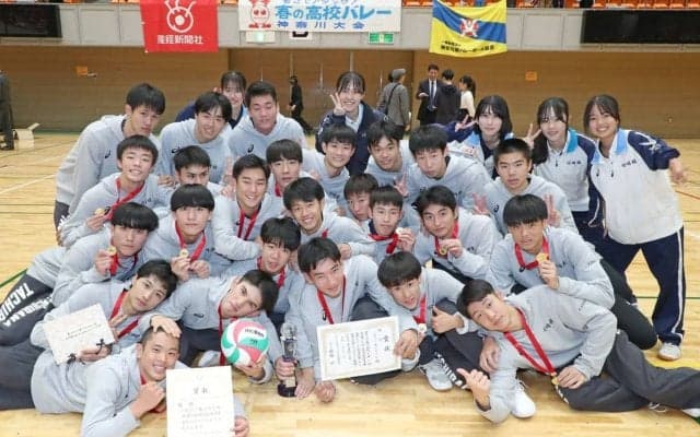 コンビバレー持ち味　チームまとめる〝ダブルキャプテン〟　春高バレー神奈川代表男子２チーム紹介