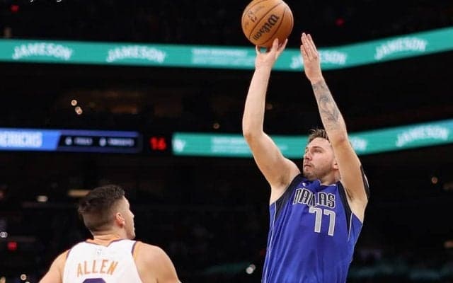 MJ以来の最少試合数で通算1万得点に達したドンチッチがクリスマスゲームで史上初の快挙