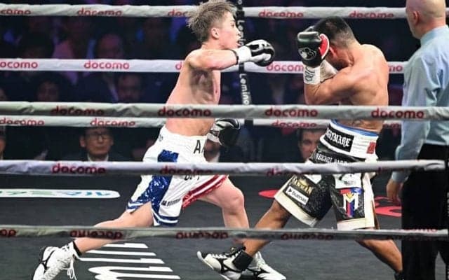 「無慈悲なパフォーマンスだ」タパレスを粉砕した井上尚弥に海外記者も戦慄！2階級での4団体統一に賛辞「偉大なファイター」