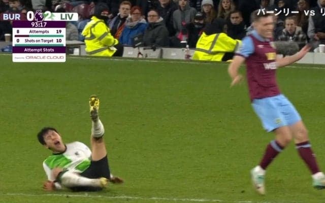 「最強すぎる」「スゴいな…」リバプール遠藤航がゴールを生んだ体当たり“爆速タックル”を炸裂した瞬間　攻守に大暴れするデュエル王に現地メディアは高評価の嵐