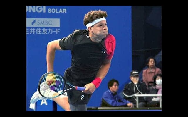  上裸で強烈サーブ「肩の動き取り戻してきた」 