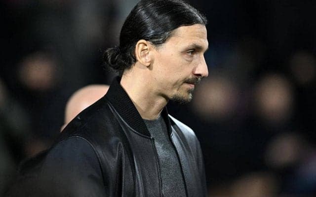 「最高です」「永遠のアイドル」イブラヒモビッチの今年のクリスマス投稿が話題！かつては毎年中指を立てた画像を投稿