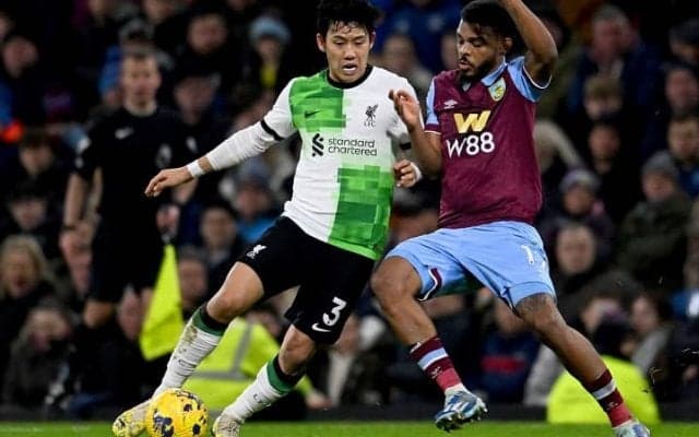 7戦連続スタメンの遠藤航、評価が急上昇中！クロップ監督からも厚い信頼「もう1人のMOMはエンドウだ」