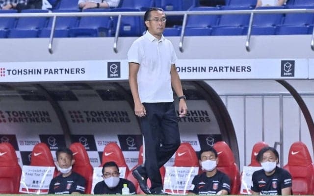 「組長が金髪になってる…」J2群馬の大槻毅監督の“まさかの髪色”にファン騒然！ 浦和時代の教え子の祝福姿に「金髪似合ってる笑」「金髪オールバック見てみたいなw」の声