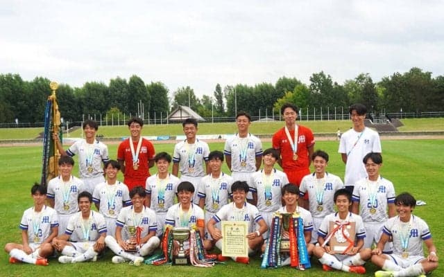 高校サッカー選手権で優勝を狙う各校の実力は？　本命に対抗する夏の王者も虎視眈々