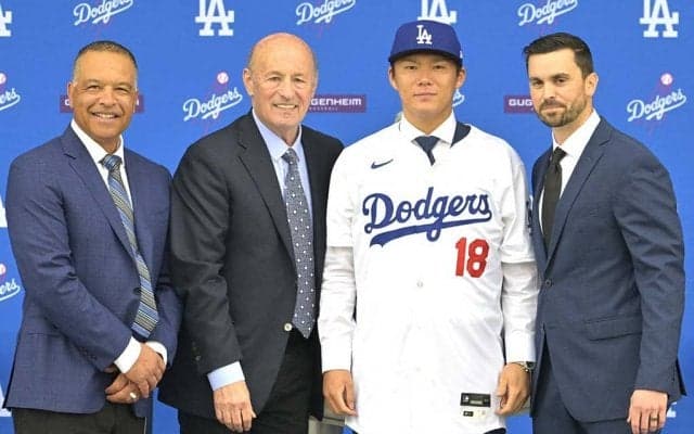 【MLB】「LAという街全体が興奮している」山本由伸の入団会見を受けて、ご満悦のロバーツ監督　「素晴らしい才能、人格者が集まった」とニッコリ