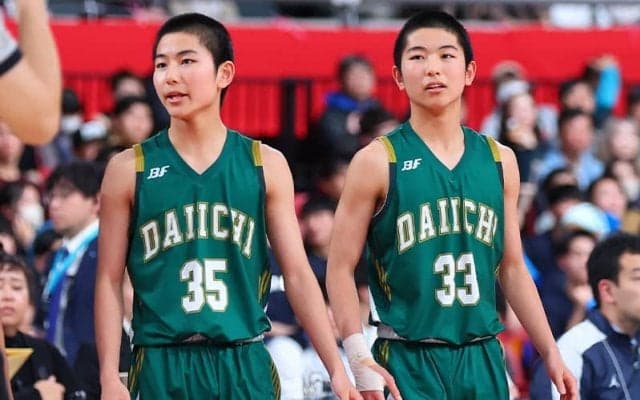 福岡第一の“宮本ツインズ”がウインターカップ初得点「耀も決めてこい！」先輩たちに感謝の大舞台デビュー