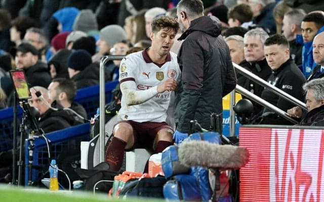 過密日程の中で負傷交代のストーンズについてペップが言及「状態は良くない」