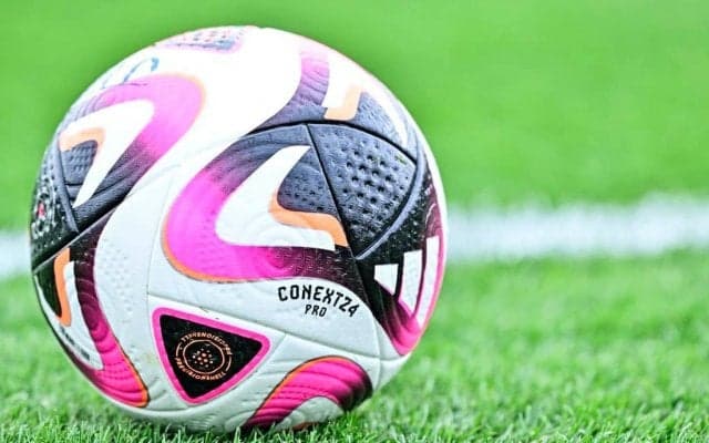 「可愛すぎん？」「ジャージ姿もちょー可愛い」普段は制服の高校サッカー19代目応援マネージャー、SNSに投稿した「青ジャージ姿」が話題に！ 制服とのギャップにファン歓喜