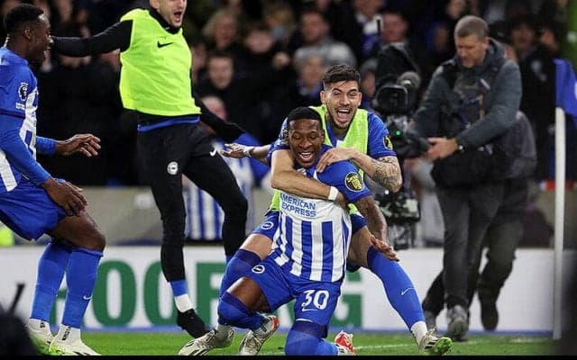 復帰エストゥピニャンのスーパーミドルが決勝点！　三笘不在のブライトンがスパーズとの打ち合い制す【プレミアリーグ】