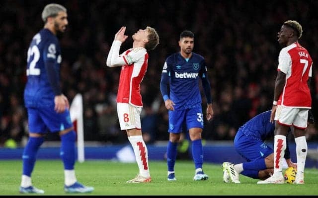 ウェストハムとのロンドン・ダービーに敗れたアーセナルが首位陥落…【プレミアリーグ】