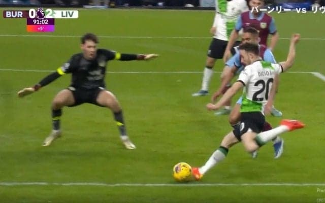 「神様」「これは上手すぎる！」 リバプール遠藤航の鬼プレスが起点のスーパーゴール　右足シュートと思わせて縦に侵入→左足でGKの股下を打ち抜くワールドクラスの一撃