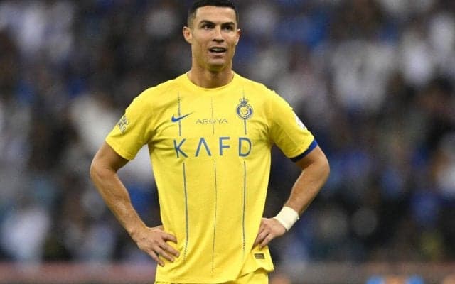 「脚がボディビルダー級」「信じられない」C・ロナウドは年末でも筋トレ！圧巻の肉体美に絶賛の声「世界一だ」