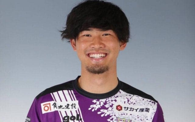 鳥取が大卒2年目MF金浦真樹を藤枝から獲得「J2昇格という目標に向かって一緒に戦えることを誇りに思います！」