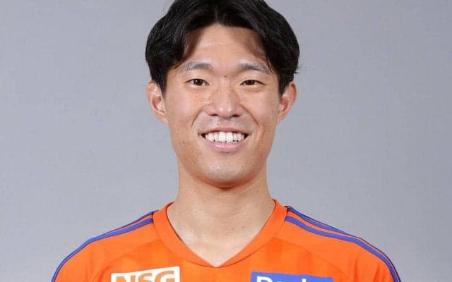 新潟が生え抜きのDF長谷川巧と契約更新「自分の全てを捧げます!」