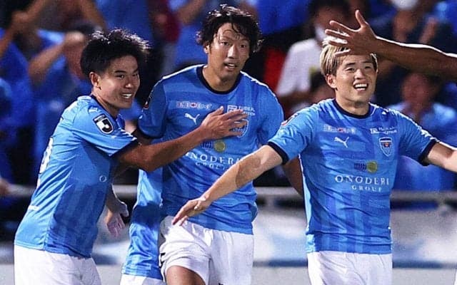 1年でのJ1復帰を目指す横浜FCが5選手と契約更新！ ベテランFW伊藤翔ら