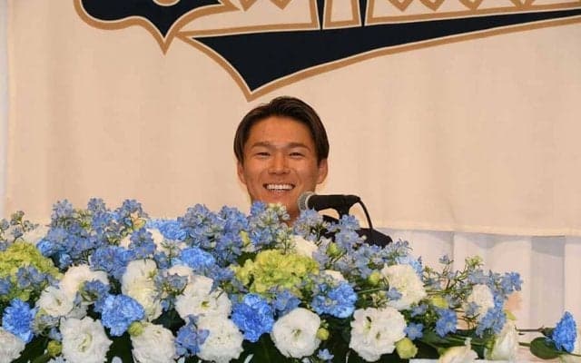 山本由伸の左腕に輝く“金色”の相棒　一変した装いに興味津々「おしゃれ」
