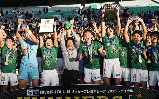 青森山田は高校サッカー選手権４度目の頂点に立てるか　J2制した「黒田イズム」継承