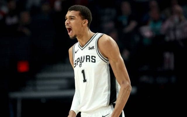 ビクター・ウェンバンヤマが“スパーズの先輩”に次いで新人としてNBA史上2人目の快記録