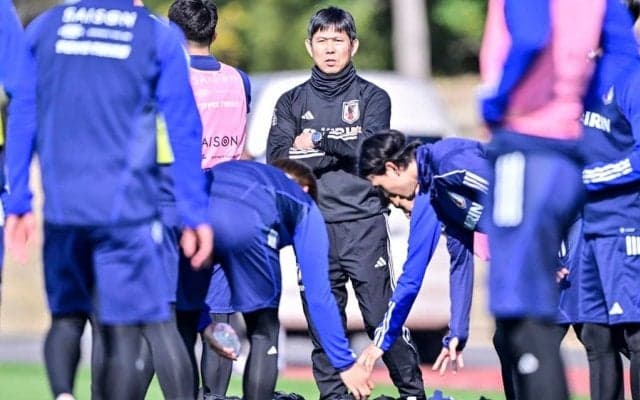 【森保ジャパンがアジアカップ目前で迫られる、FW陣の別のチョイス(2)】当確の2枠と、判断が難しい2枠……アジアカップに赴く“推定4枠”のFW陣は誰になるか