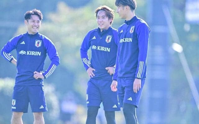 「こんな激アツ展開あるんかい」日本代表の練習での「川崎のレフティのクロスに川崎のバンディエラが合わせたシュート」で、会場が爆笑！ オチがついたまさかのサイド攻撃
