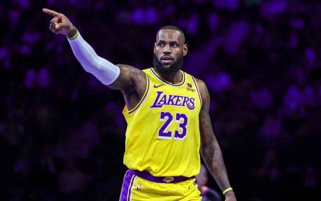 39歳を迎えたレブロン・ジェームズ…この1年間でNBAの“キング”が達成した記録とは？