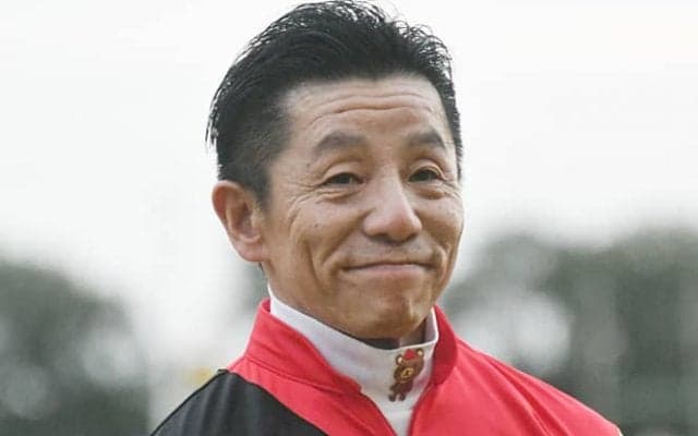 “二刀流ジョッキー”にファンから愛された“スマイル” 多くのGI騎手ステッキ置いた23年