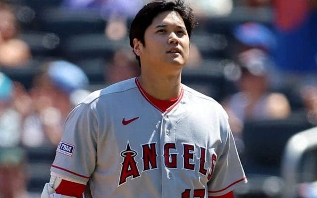 顔を覗き込み…大谷翔平の“ガン見”がMLB公式で1位　異次元の人気…驚異の1517万再生