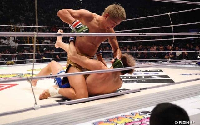 【RIZIN.45】久保優太、安保瑠輝也の「リアネイキドチョーク一本」宣言を覆す一本勝ち　元K-1王者同士のMMA対決を制す