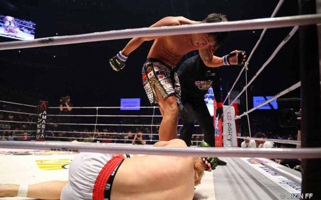 【RIZIN.45】「モテてしゃーないのは俺」皇治、宣言通りのサッカーボールキックでキングカズ息子を撃破