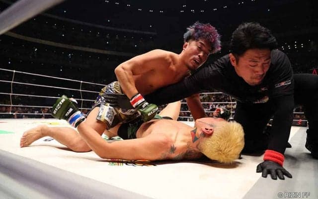 【RIZIN.45】「あれ、何かあった？」太田忍、熱唱登場の芦澤竜誠を“141秒失神”ダースチョーク葬で一本勝ち