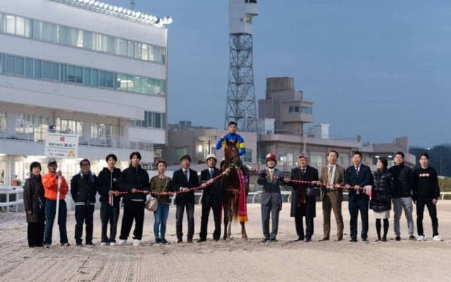 【東京2歳優駿牝馬】1日の売上レコードを記録…ローリエフレイバーが勝利