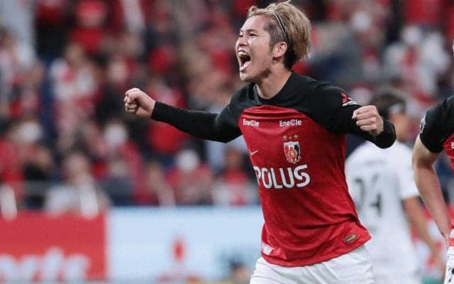 「末長くお幸せに」「手が綺麗なのよ」浦和MF伊藤敦樹が奥様との手を重ねたショットで入籍を発表！ ファンは祝福に加えて期待も「嫁さんにリーグ優勝を」