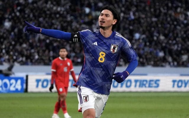 「ヨッシャ！」南野拓実が華麗なアウトサイド弾の“元日ゴール”に込めた想いは？「新年を良い形でスタートさせ、アジアカップに向けて爪痕を残したかった」【日本代表】