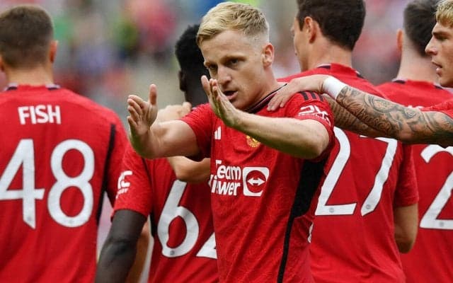 ユナイテッドで飼い殺されていたファン・デ・ベークがフランクフルトに買取OP付きのレンタル移籍…買い取りは総額21.8億円か