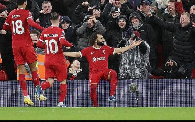 サラー2発など圧巻の猛攻見せたリバプールが新年初戦快勝で首位堅持！　ニューカッスルはドゥブラフカ獅子奮迅の活躍も4連敗…【プレミアリーグ】