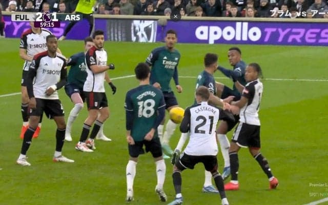 「嘘だろ」冨安健洋、新年早々敵に“アシスト” クリアボールが体に当たって失点関与の不運過ぎる瞬間「あれ避けろは無茶よ」