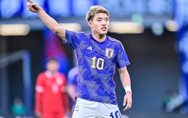 【堂安律がリベンジのアジアカップ前に見せた新たな選択肢(1)】伊東純也との共存で、日本代表センターポジションという「堂安の生きる道」……森保監督＆名波コーチとの模索