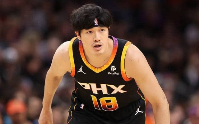 “苦戦”続く渡邊雄太が3試合ぶり出場…サンズは2024年白星発進で年跨ぎ4連勝