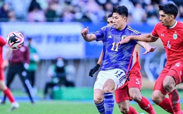 【FW細谷真大が森保ジャパンで生き残るために見せたもの(2)】堂安律が「練習でも感じていた」という細谷のボックス内での可能性とは……「もっと1対1をさせてあげられれば」