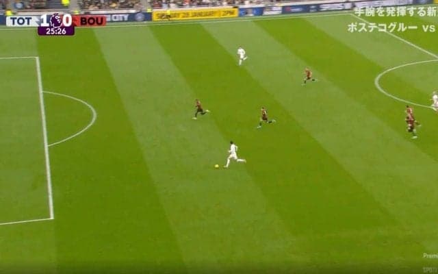 「速すぎるだろ！」「時速何キロ出てる？」誰も追いつけない！アジアNo.1ストライカーが50メートルを爆速ドリブルした瞬間　エグすぎる加速力で激走→GKがドン引きするレベルの速さで到達