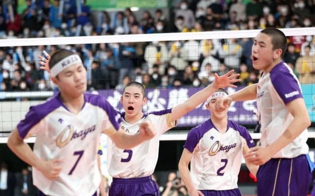 岡谷工、名門復活へ一歩　守備からリズム作り初戦快勝　春高バレー