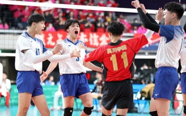 春高バレー　国体王者・高川学園、貫禄の初戦突破　主将エース門田「日本一を目指す」