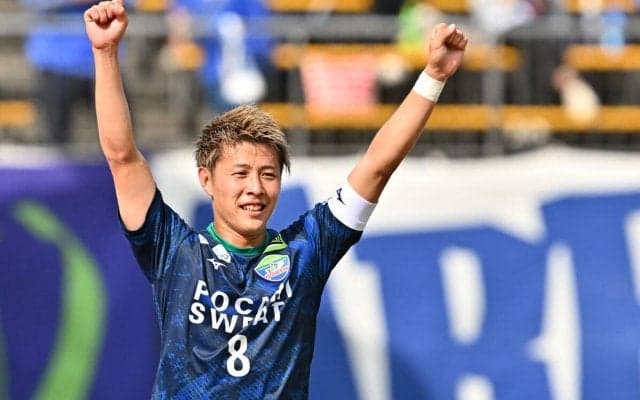 「かわいい&男前」「幸せの形を見た」33歳になった柿谷曜一朗が幸せな家族ショット、ただ妻の丸高愛実さんがポンコツエピソード報告「ケーキを名古屋に…」