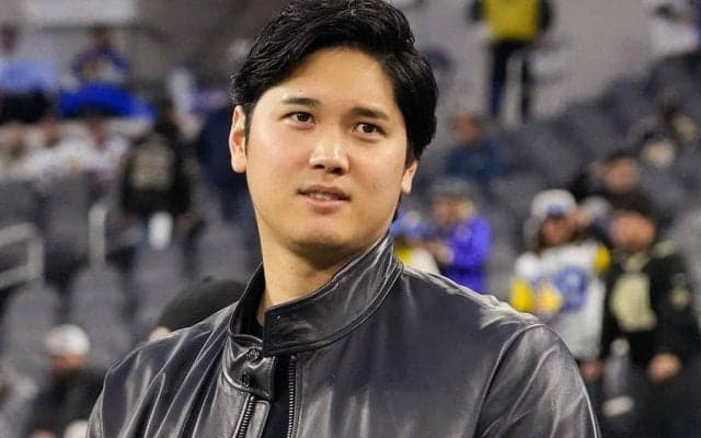 大谷翔平の“訪問”、NFL界でも大反響　豪華スターと次々ハグが200万再生突破