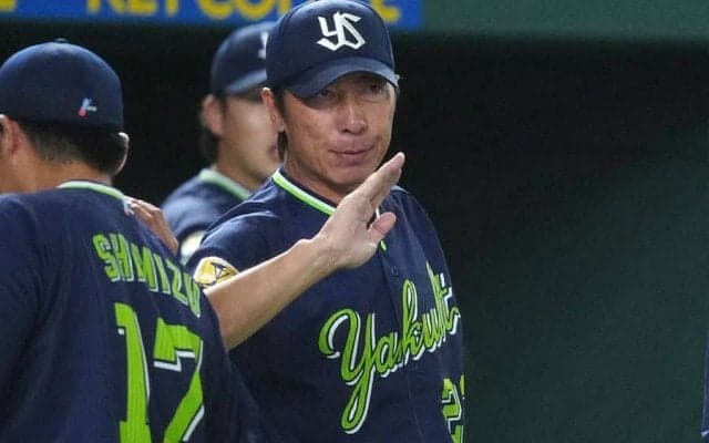 戦力外から複数獲得…2703安打でも正念場？　元盗塁王に2軍HR王も、燕の“超激戦区”