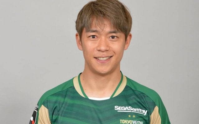 群馬が夏から期限付き移籍でプレーしていた東京VのMF杉本竜士を完全移籍で獲得「精一杯頑張ります」